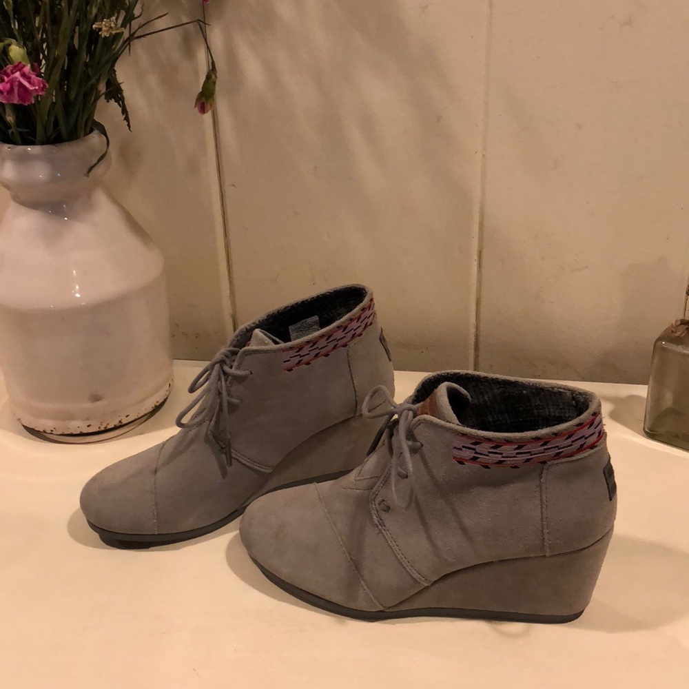 Toms wedge booties
